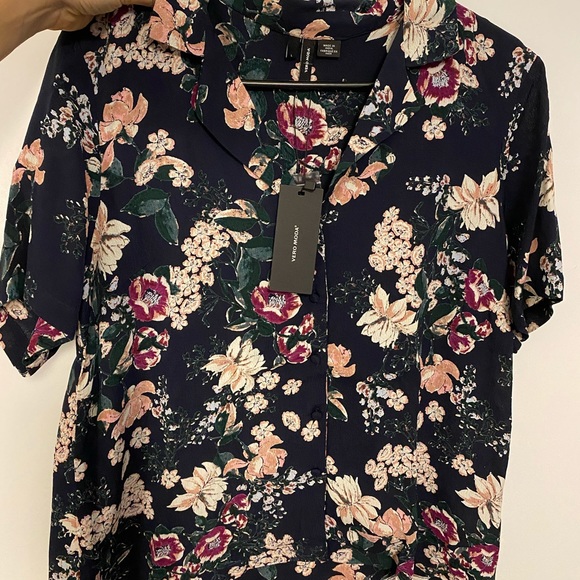 3/$15 - NWT vero moda blouse - Picture 1 of 2